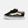 Vans Old Skool - Sneakers Laag - Black/True White 1 Vans Old Skool - Sneakers Laag - Black/True White -Vans 0148bffbd3ca4096863776f04f23ba04