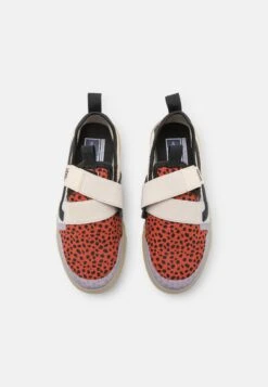 Vans Strker Ultimatewaffle Unisex - Sneakers Laag - Pop Cream/Black 11 Vans Strker Ultimatewaffle Unisex - Sneakers Laag - Pop Cream/Black -Vans 0682b8702881461f814a5c3ac29f46dd