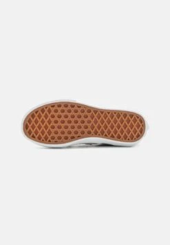 Vans Triceratops Slip On Unisex - Instappers - Black/True White 12 Vans Triceratops Slip On Unisex - Instappers - Black/True White -Vans 0d8015c5ae43485cb2730d47a291fedb