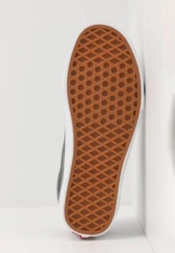 Vans Ua Old Skool - Sneakers Laag - Pewter/True White 17 Vans Ua Old Skool - Sneakers Laag - Pewter/True White -Vans 2451218f296842118eb211d85ad13824