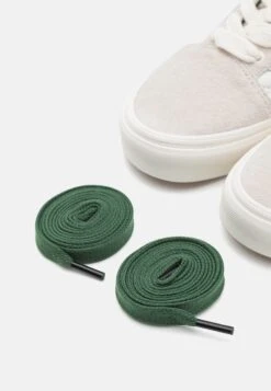 Vans Old Skool Unisex - Sneakers Laag - White/Green -Vans 28306e5791ab4f859cbd6e2f776eca58