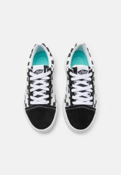 Vans Ua Old Skool Overt Cc - Sneakers Laag - Black/White 11 Vans Ua Old Skool Overt Cc - Sneakers Laag - Black/White -Vans 2aa4ffaa37224d1db4130de0626e8af2