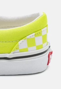 Vans Classic Slip-On Unisex - Sneakers Laag - Color Theory Evening Primrose -Vans 31f466d4ba4d47b9826871f64c580b16