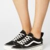 Vans Sentry Old Skool - Sneakers Laag - Black/Marshmallow 1 Vans Sentry Old Skool - Sneakers Laag - Black/Marshmallow -Vans 33a0d7aaa3a74e9f9fe17108c5fbefe3