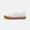 Vans Knu Slip Unisex - Instappers - White 1 Vans Knu Slip Unisex - Instappers - White -Vans 35b264c3a05140ae8897b4d20a48f541