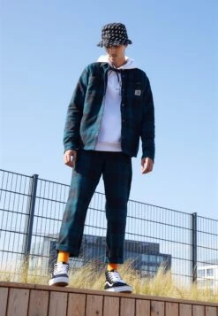 Vans Sk8 Mte Unisex - Sneakers Hoog - Black/True White -Vans 3949638e023045e68136ecbfb6fd306e