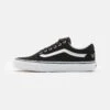 Vans Old Skool- Sneakers Laag - Black/White 2 Vans Old Skool- Sneakers Laag - Black/White -Vans 45ef03bfa102474e8a4727049755ce2d