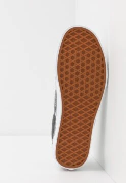 Vans Ua Classic Slip-On Unisex - Instappers - Pewter/True White -Vans 479f3cc4bac74aca8a46f4c8afbc07cd