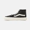 Vans Sk8-Hi Vr3 Unisex - Sneakers Hoog - Black/Marshmallow 2 Vans Sk8-Hi Vr3 Unisex - Sneakers Hoog - Black/Marshmallow -Vans 4dbeb63530604986b68b4a16a8cf3b67