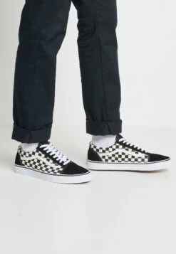 Vans Ua Old Skool - Sneakers Laag - Black/White
