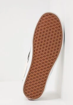 Vans Ua Comfycush Slip-On - Instappers - White 12 Vans Ua Comfycush Slip-On - Instappers - White -Vans 56cde14b6ad7472abbc4c617f6f7fb91