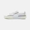 Vans Sk8-Low Reconstruct Unisex - Sneakers Laag - True White 2 Vans Sk8-Low Reconstruct Unisex - Sneakers Laag - True White -Vans 7d663b77b3714c1c9dbe16ffa3553712