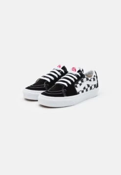 Vans Sk8-Low Unisex - Sneakers Laag - Black 13 Vans Sk8-Low Unisex - Sneakers Laag - Black -Vans 8196d0cd74e64286a683f2a006cd984b