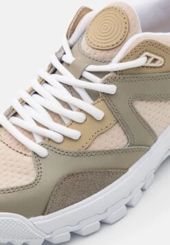 Vans Amzn Trailhead Unisex - Sneakers Laag - Rover French Oak -Vans 884aee35ab6547bc928fd1072640d2b3