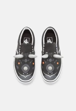 Vans Triceratops Slip On Unisex - Instappers - Black/True White 11 Vans Triceratops Slip On Unisex - Instappers - Black/True White -Vans 893f1e6cc3dd4d0dbd465014e1a14ef6