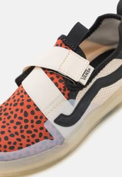 Vans Strker Ultimatewaffle Unisex - Sneakers Laag - Pop Cream/Black 13 Vans Strker Ultimatewaffle Unisex - Sneakers Laag - Pop Cream/Black -Vans 8a1e224ff0544f3cbfcaa9222fb74de8