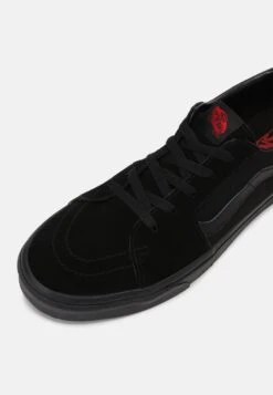 Vans Sk8 Low Unisex - Sneakers Laag - Black -Vans 91ab6b4fd0834a36ab1345ba491281ad