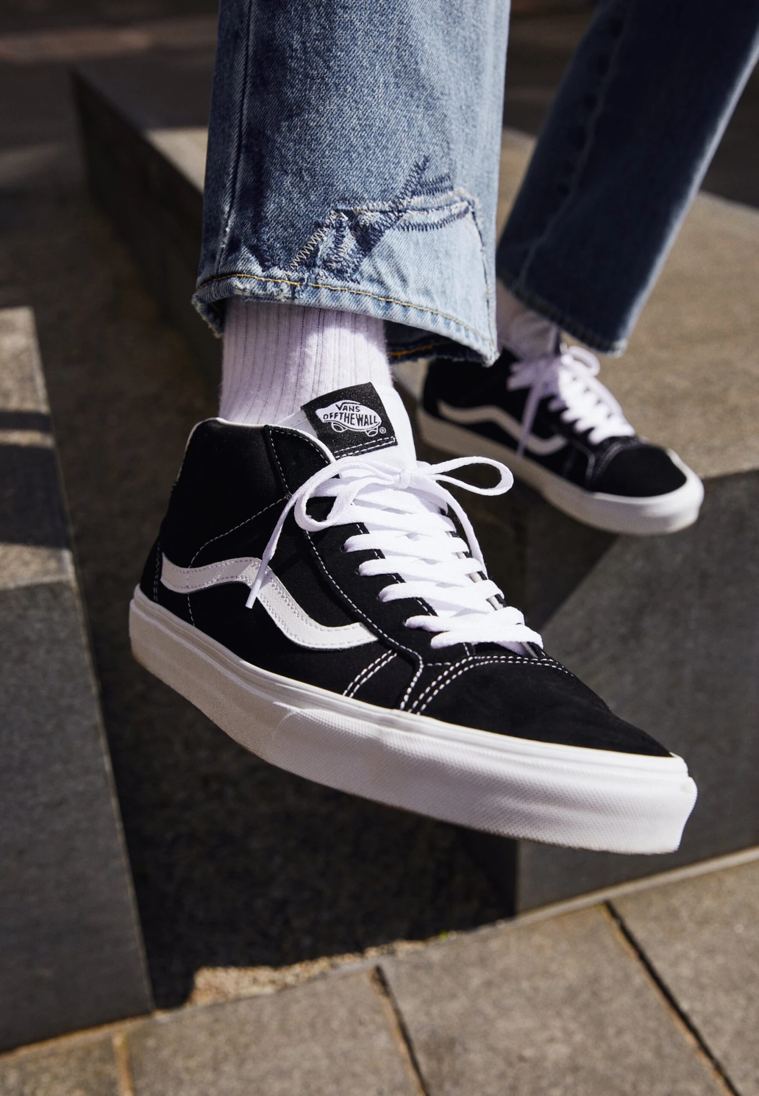 Vans Mid Skool 37 Unisex - Sneakers Hoog - Black/True White 4 Vans Mid Skool 37 Unisex - Sneakers Hoog - Black/True White - Afbeelding 2