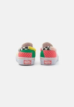 Vans Classic Slip-On Patchwork Unisex - Sneakers Laag - Multi-Coloured/True White -Vans 928168270eb640229d772ec4e2d33e15