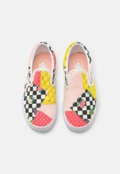 Vans Classic Slip-On Patchwork Unisex - Sneakers Laag - Multi-Coloured/True White -Vans 9bb411d9fc2c48e288da6e9292ce8d8d