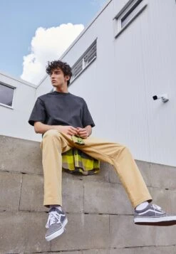 Vans Ua Old Skool - Sneakers Laag - Pewter/True White 13 Vans Ua Old Skool - Sneakers Laag - Pewter/True White -Vans a04308495d7845588356ef74bd81af1a