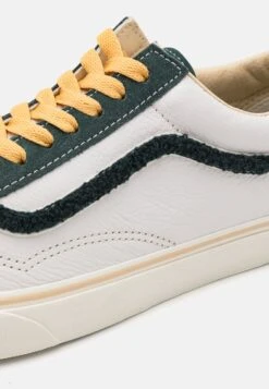 Vans Ua Old Skool Unisex - Sneakers Laag - Darkest Spruce 13 Vans Ua Old Skool Unisex - Sneakers Laag - Darkest Spruce -Vans a422384b787c4f06ae510d3769c54f29