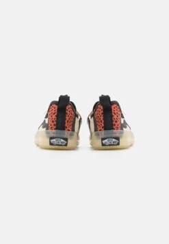 Vans Strker Ultimatewaffle Unisex - Sneakers Laag - Pop Cream/Black 10 Vans Strker Ultimatewaffle Unisex - Sneakers Laag - Pop Cream/Black -Vans a7a1da2f23dc480c8fe3b5ee035a524e