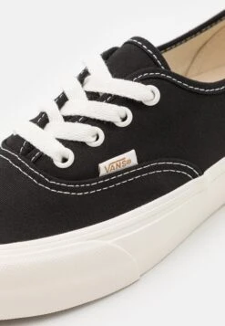 Vans Authentic Vr3 Unisex - Sneakers Laag - Black/Marshmallow -Vans b02ba3283976411f9167e7fb2349148c