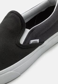 Vans Classic Slip On Unisex - Instappers - Black -Vans b20220f6477c4705b79c8d1f9225bf7e