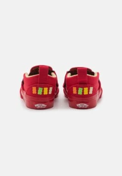 Vans Slip-On Unisex - Sneakers Laag - Red 10 Vans Slip-On Unisex - Sneakers Laag - Red -Vans b9ec369eaa5d4db09ade708a7580a4c1