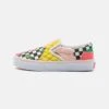 Vans Classic Slip-On Patchwork Unisex - Sneakers Laag - Multi-Coloured/True White -Vans be5587158b5f43b4bd2afde340e5c81f
