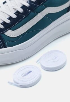 Vans Ua Old Skool Overt Cc - Sneakers Laag - Pop Color Navy/Grey 13 Vans Ua Old Skool Overt Cc - Sneakers Laag - Pop Color Navy/Grey -Vans d20bd7c3616049bba413f002fb8918f2