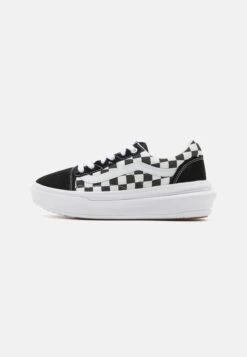 Vans Ua Old Skool Overt Cc - Sneakers Laag - Black/White