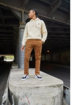 Vans Sk8-Low Unisex - Sneakers Laag - Black 12 Vans Sk8-Low Unisex - Sneakers Laag - Black -Vans d52e0e69b0a24f0982a194726558bf07