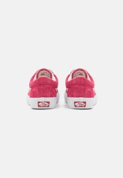 Vans Old Skool Unisex - Sneakers Laag - Holly Berry -Vans d9df96418e0d4c32b4dbe6b877300e17