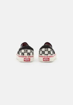 Vans Classic Slip On - Instappers - Black 11 Vans Classic Slip On - Instappers - Black -Vans dd97af0512ef4e9994d8c8cd2c35246c