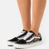 Vans Old Skool - Sneakers Laag - Black/White