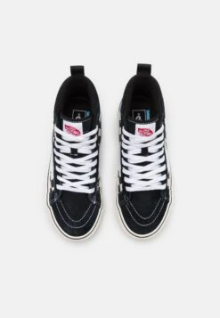 Vans Sk8 Hi Mte 1 Unisex - Sneakers Hoog - Black/White -Vans e9a4adf8f1224ed788d10cb50364320d