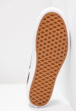 Vans Ua Classic Slip-On Platform - Instappers - Black 15 Vans Ua Classic Slip-On Platform - Instappers - Black -Vans eca95da650aa4f5cb83bd997e224b54c