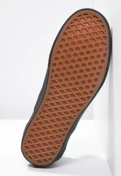 Vans Ua Classic Slip-On Unisex - Instappers - Black 16 Vans Ua Classic Slip-On Unisex - Instappers - Black -Vans ef70de64437644bfaf6b806f832d0b05