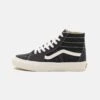 Vans Sk8-Hi Tapered Vr3 Unisex - Sneakers Hoog - Raven/Marshmallow 1 Vans Sk8-Hi Tapered Vr3 Unisex - Sneakers Hoog - Raven/Marshmallow -Vans f4712714321e473ea06fedb6a4c46920