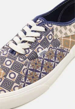 Vans Authentic Patchwork Unisex - Sneakers Laag - Geo Trek Navy 13 Vans Authentic Patchwork Unisex - Sneakers Laag - Geo Trek Navy -Vans fe9c1ac200d14ac8b8da15b12690cecc